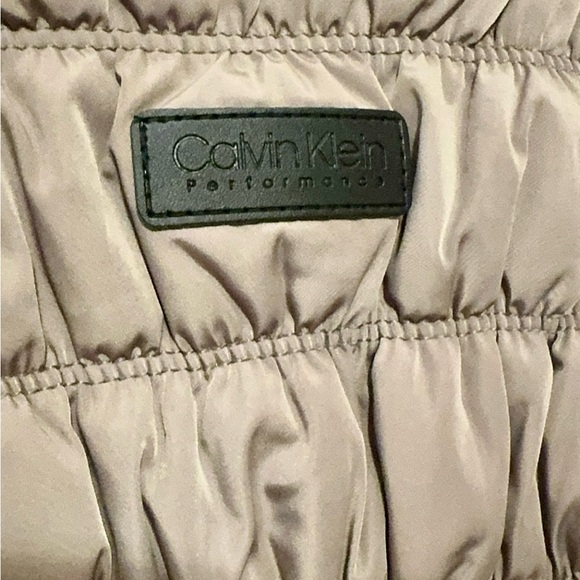 Calvin Klein Performance Sherpa Vest - Picture 4 of 7